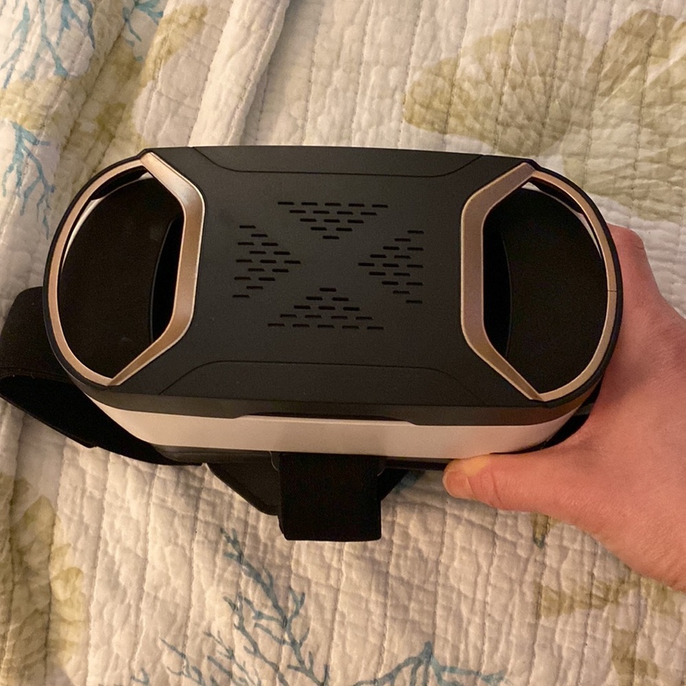 Virtual Reality Headset - Picture 8 of 8